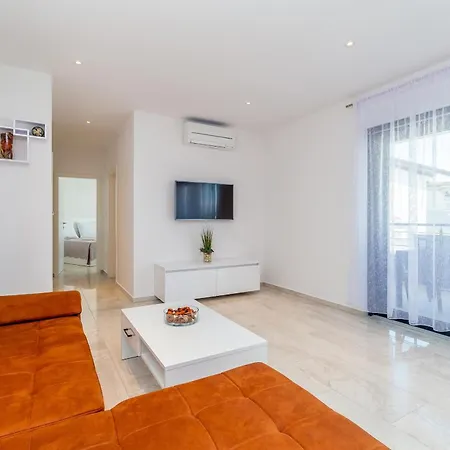 Laganini Apartament *