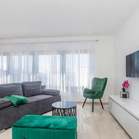 Laganini Apartament *